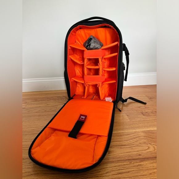 Amazon Basics Camera Bag - Picture 6 of 6